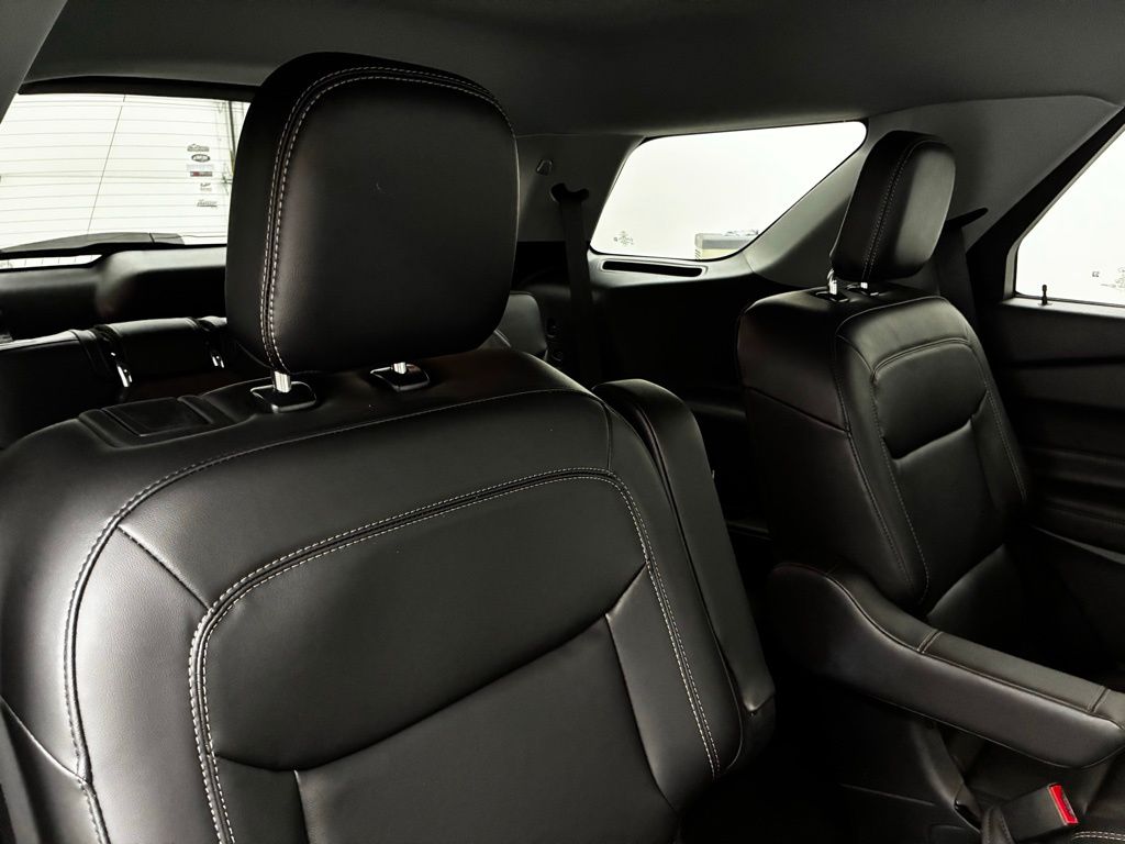 2023 Ford Explorer XLT photo 26