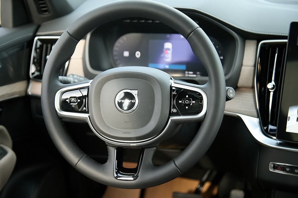 2026 VOLVO XC90 - Image 25