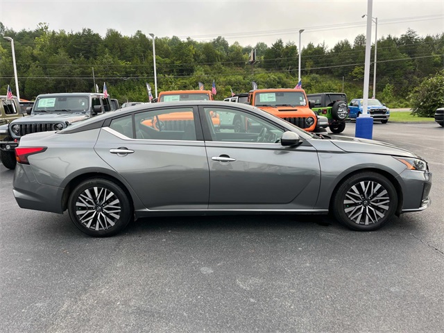 2023 Nissan Altima 2.5 SV photo 2