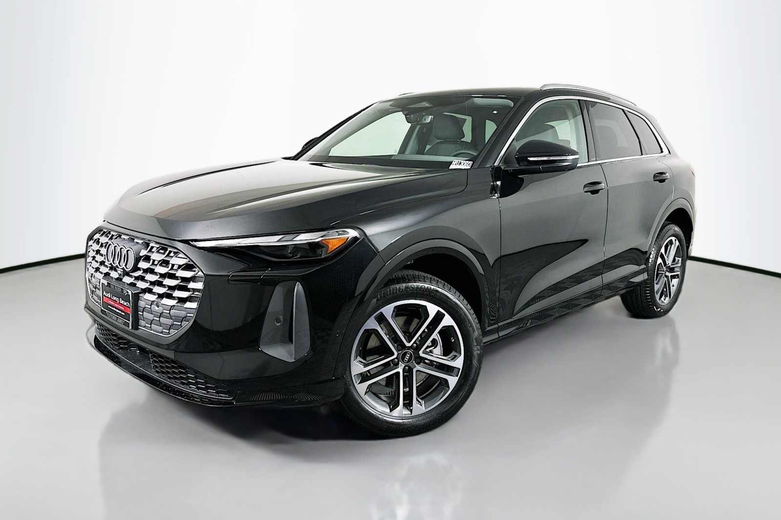 2025 Audi New Q5 Premium's photo