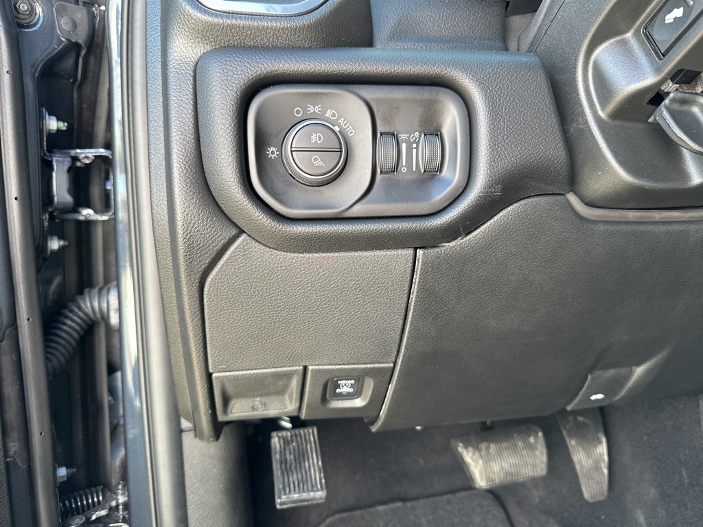 2025 Ram 2500 Laramie photo 13