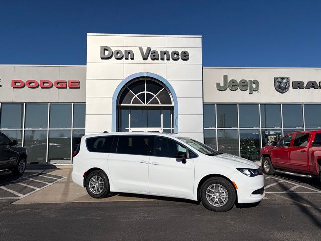 2026 Chrysler Voyager LX's photo