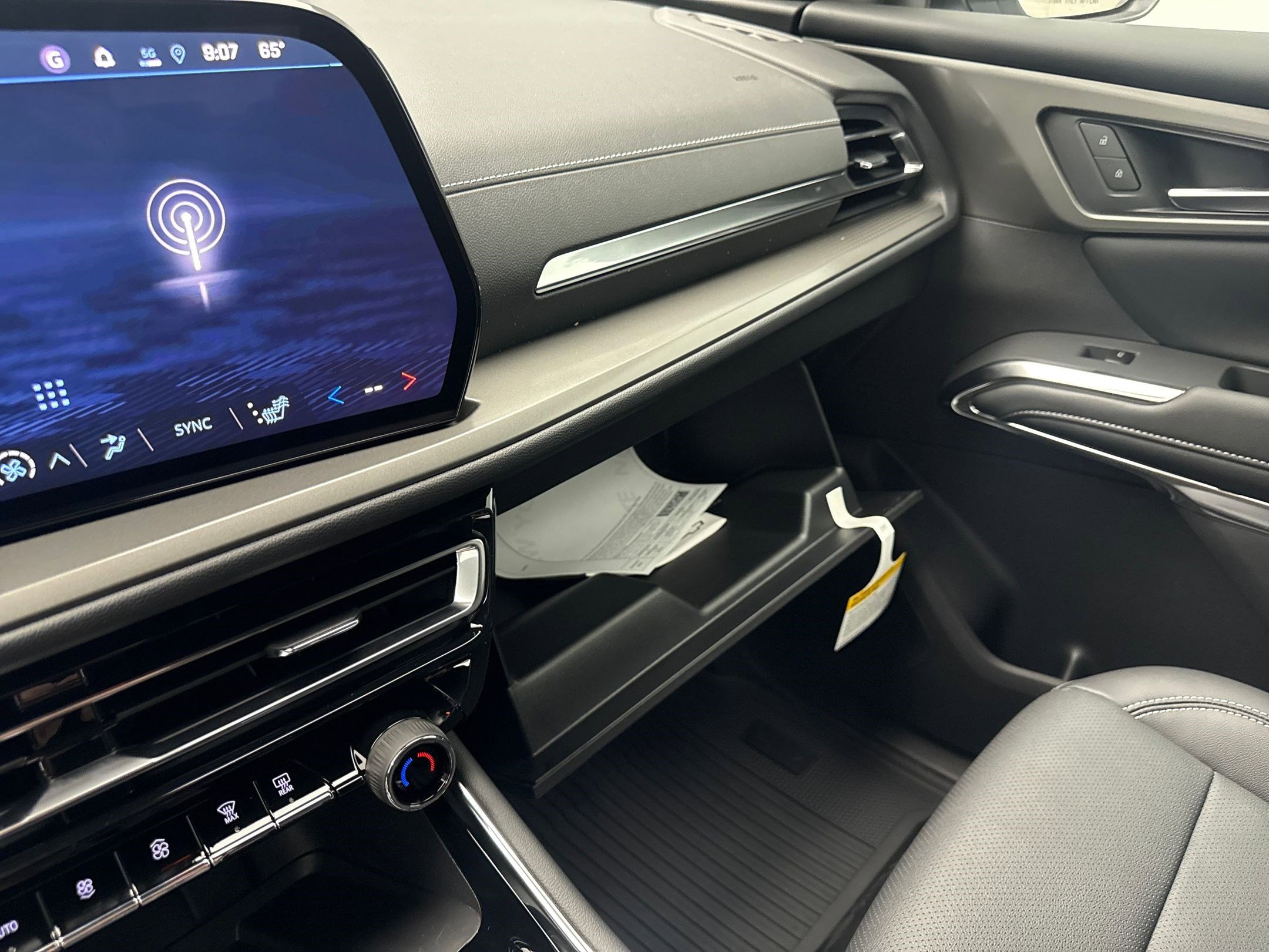 2026 Chevrolet Traverse photo 38