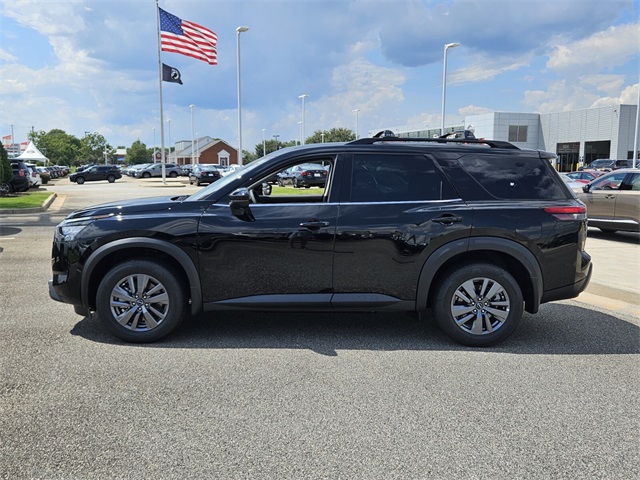 2025 Nissan Pathfinder SV photo 3