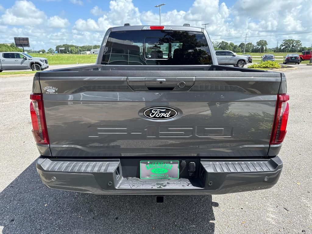 2025 Ford F-150 XLT photo 5