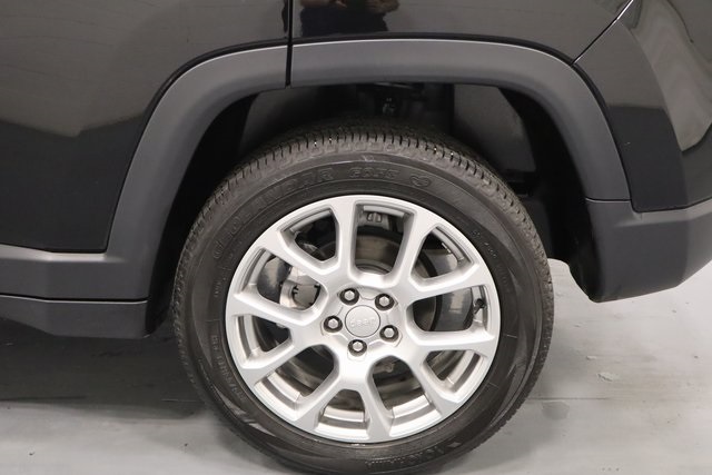 2023 Jeep Compass Latitude Lux photo 24