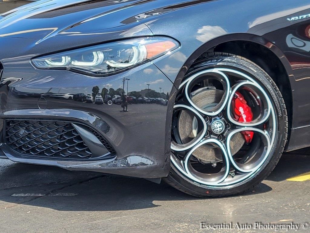 2025 Alfa Romeo Giulia Base photo 3