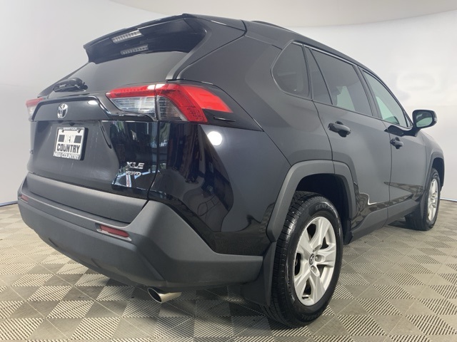 2021 Toyota RAV4 XLE photo 6