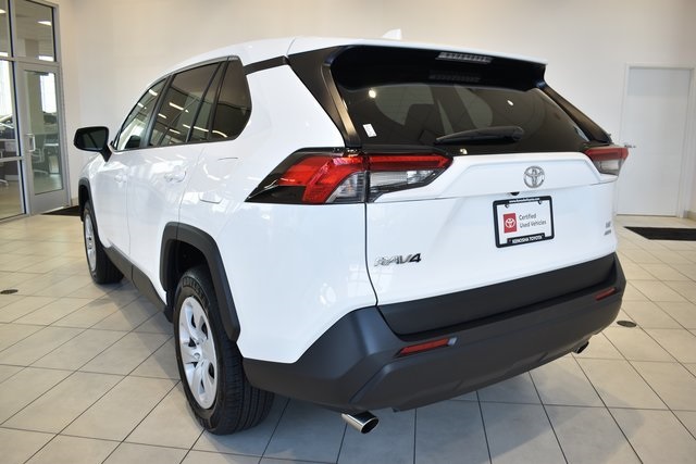 2024 Toyota RAV4 LE photo 5