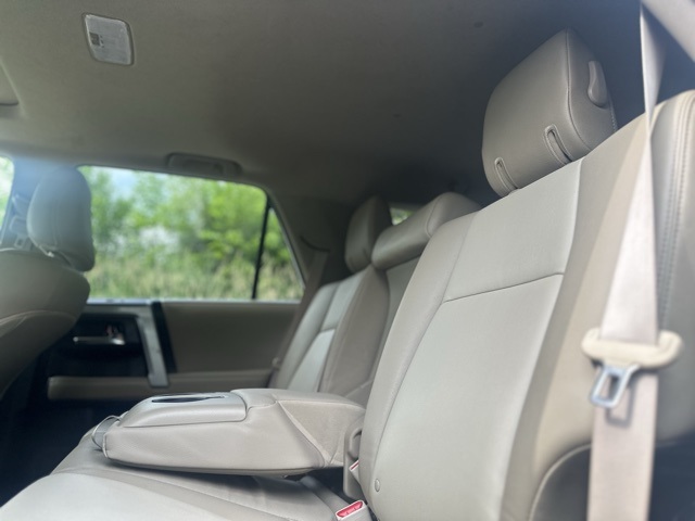 2022 Toyota 4Runner SR5 Premium photo 16