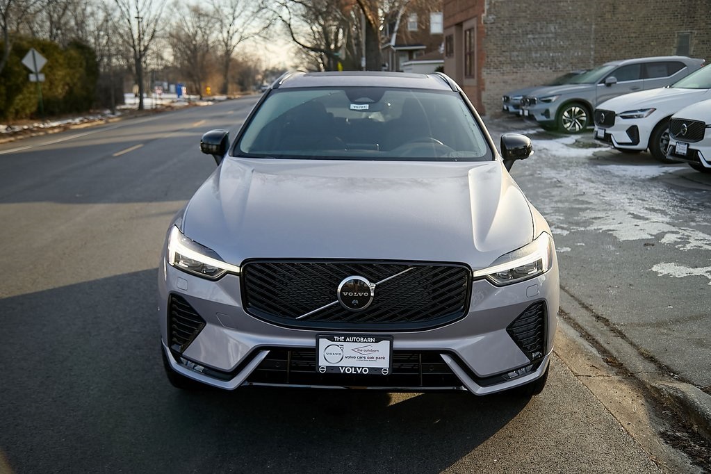 2026 VOLVO XC60 - Image 4