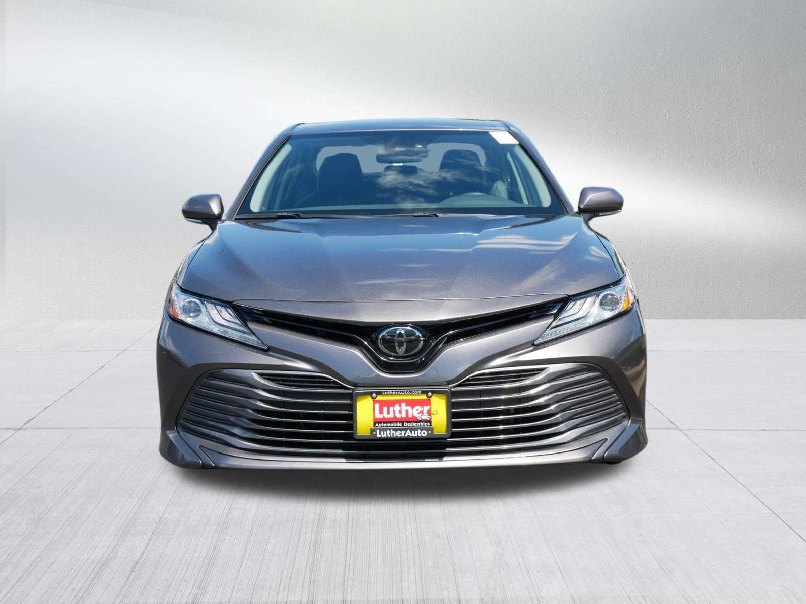 Used 2020 Toyota Camry XLE with VIN 4T1F11AK5LU898987 for sale in Minneapolis, Minnesota