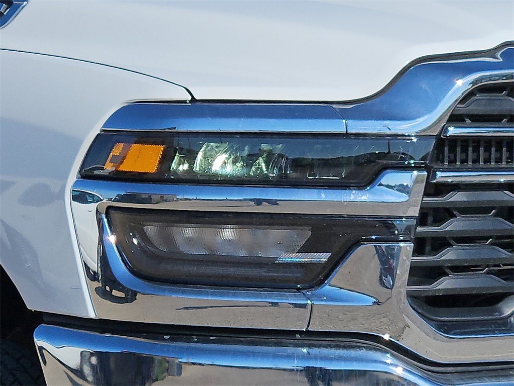 2025 Ram 3500 Big Horn photo 8