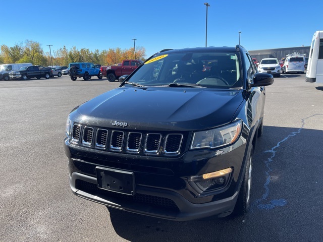 2020 Jeep Compass Latitude photo 3