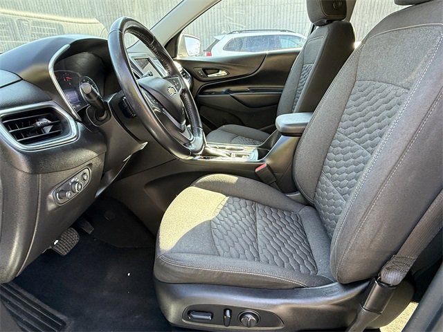 2020 Chevrolet Equinox LT photo 16