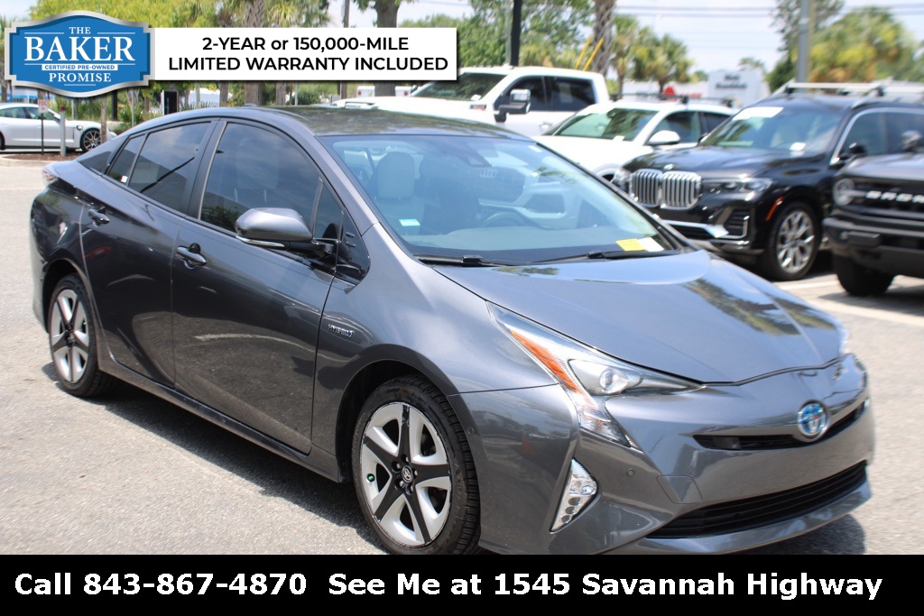 2017 Toyota Prius Four photo 3