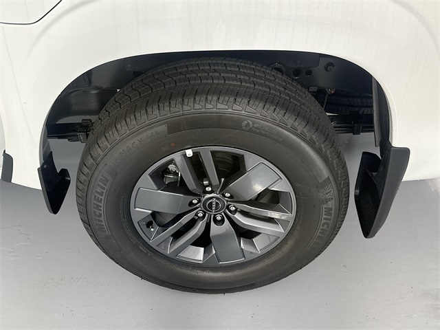 2025 Nissan Frontier SV photo 8