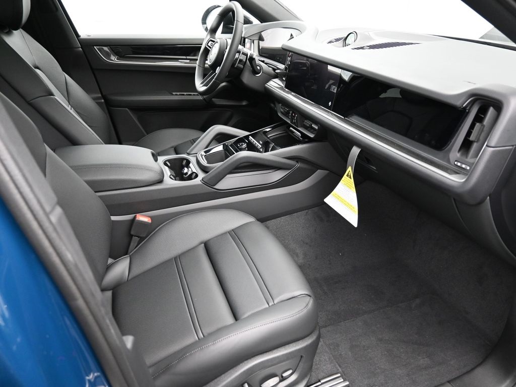 2026 Porsche Cayenne Coupe photo 8
