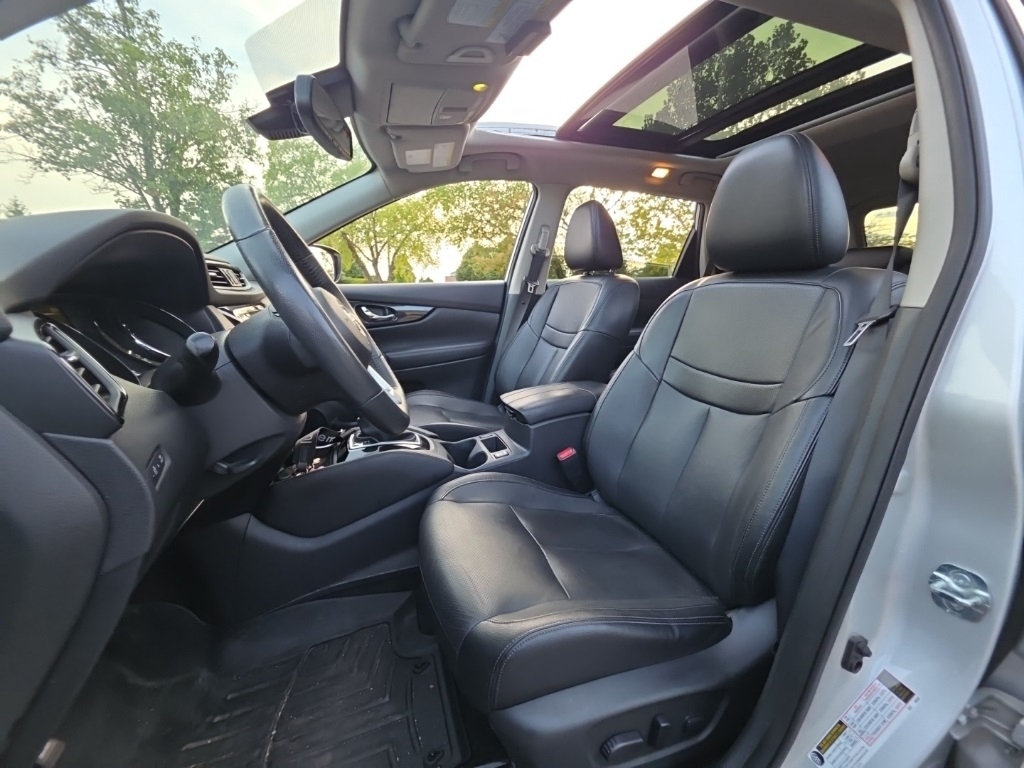 2017 Nissan Rogue SL photo 18