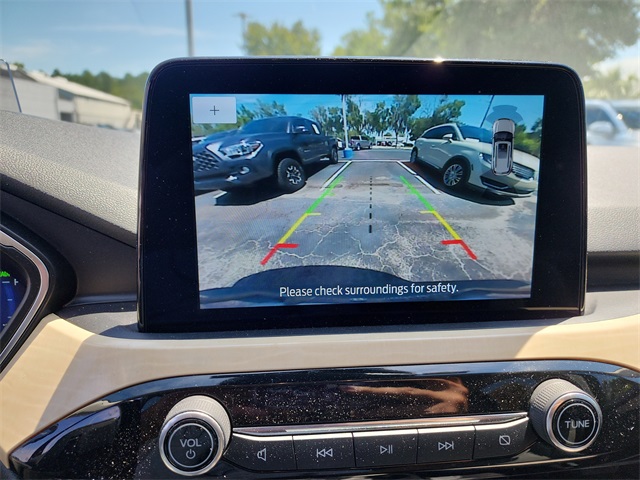 2021 Ford Escape Titanium Hybrid photo 19