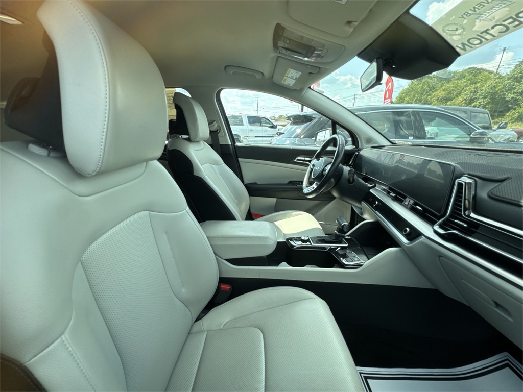 2024 Kia Sportage EX photo 13