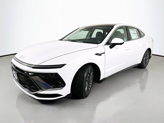 2025 Hyundai Sonata Hybrid Limited photo 3