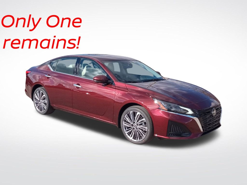 2025 Nissan Altima SL's photo