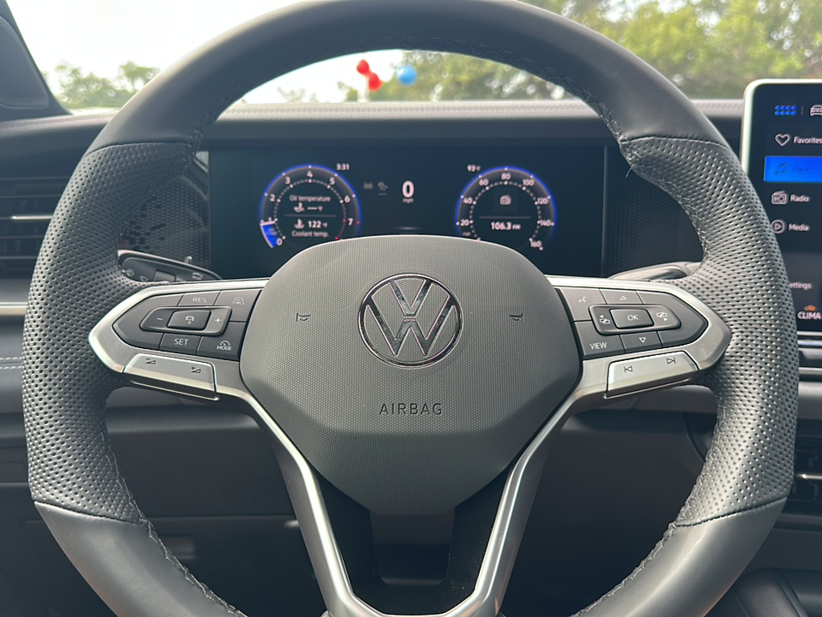 2025 Volkswagen Tiguan SE R-Line Black photo 8