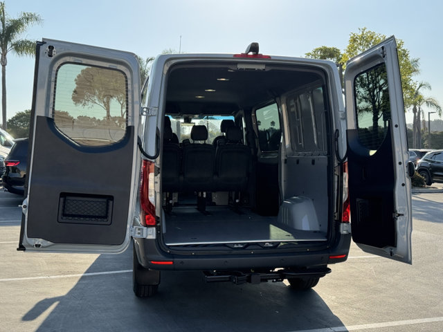2025 Mercedes Benz Sprinter 2500 photo 5