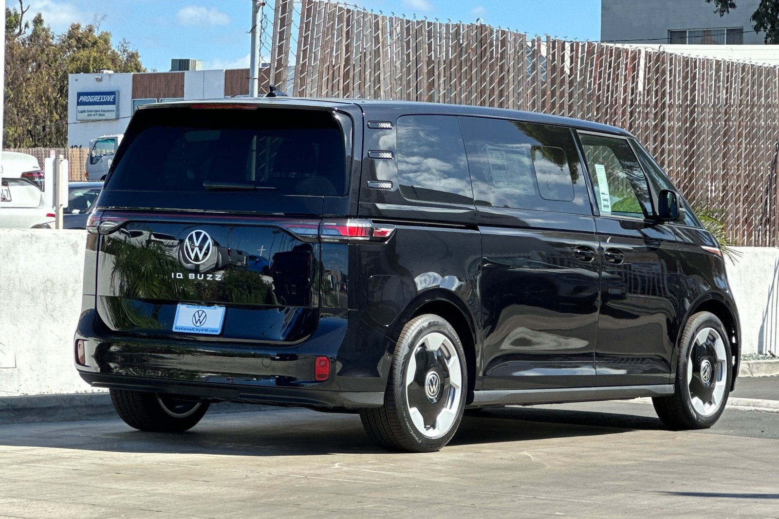 2025 Volkswagen ID. Buzz Pro S photo 5
