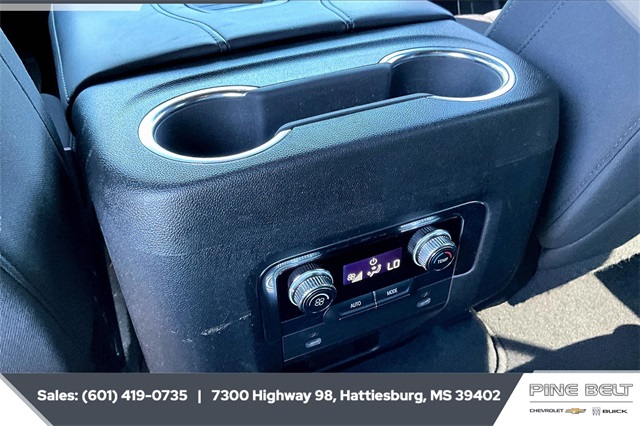 2022 Gmc Yukon SLE photo 23