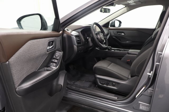 2023 Nissan Rogue SV photo 9