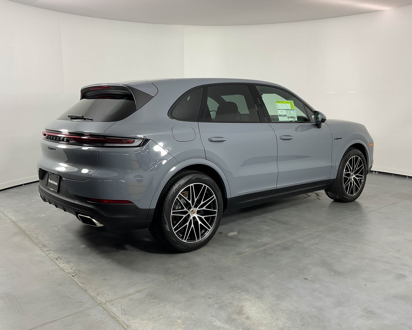 2025 Porsche Cayenne E-Hybrid photo 7
