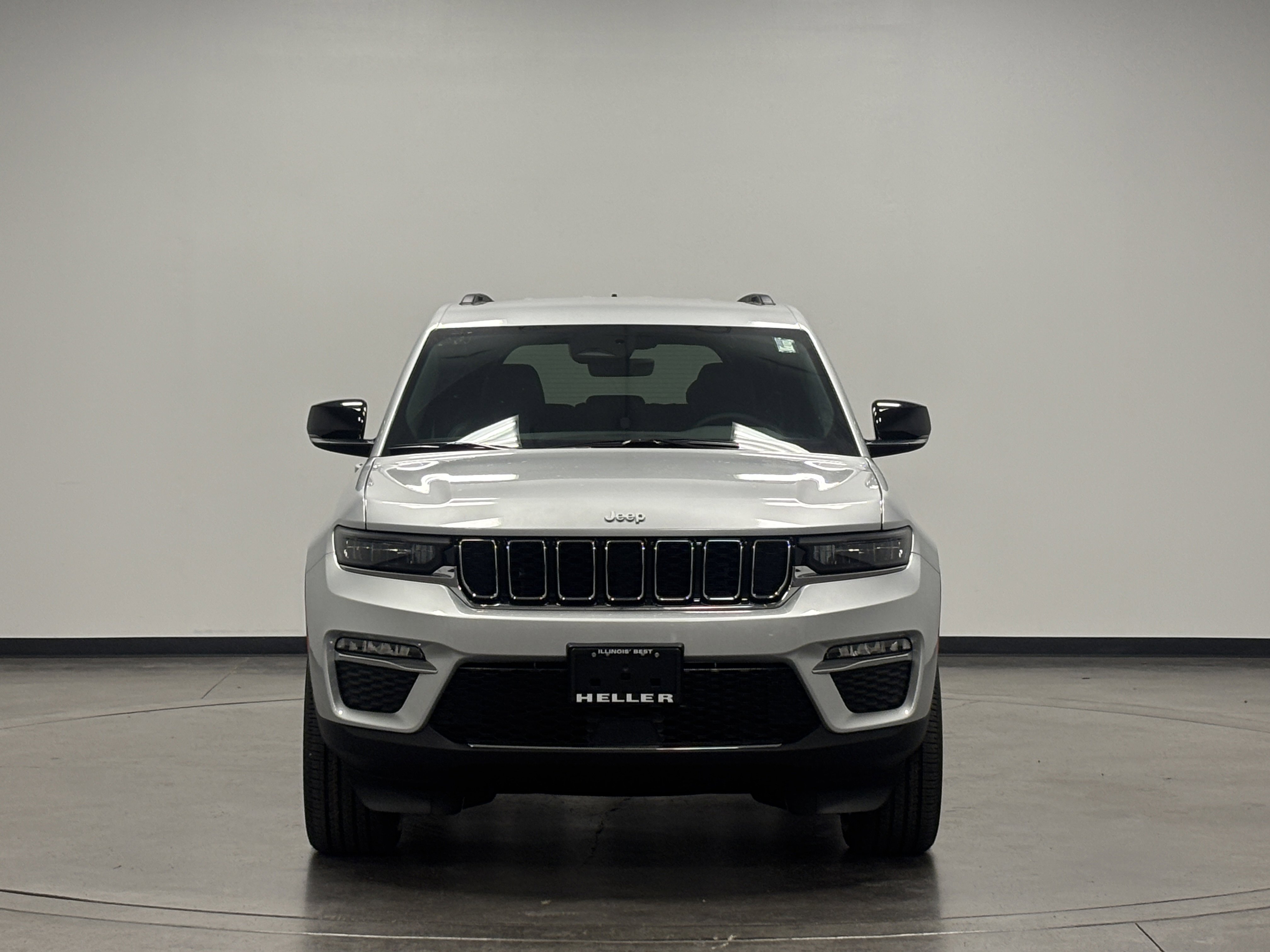 2025 Jeep Grand Cherokee Limited photo 8