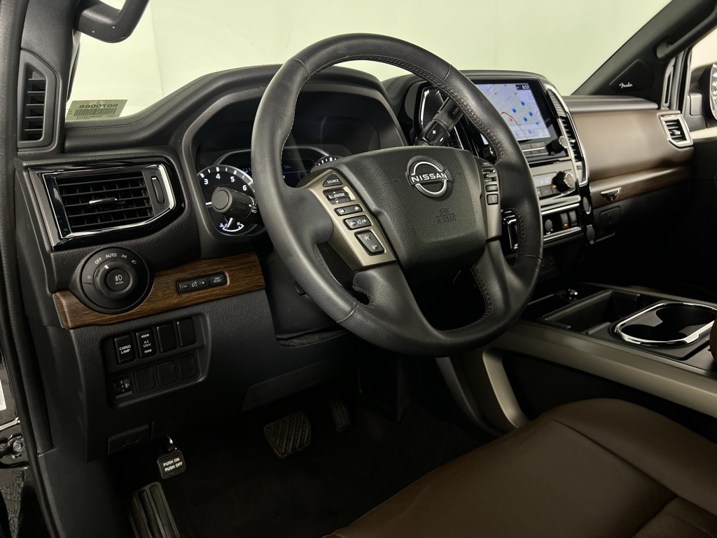 2023 Nissan Titan Platinum Reserve photo 19