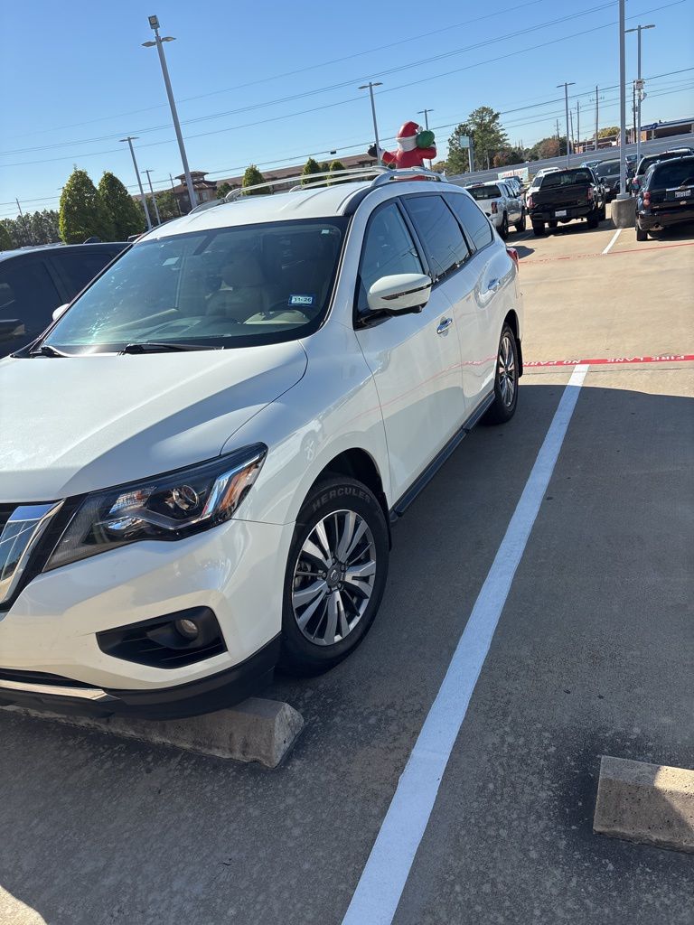 2020 Nissan Pathfinder SL's photo