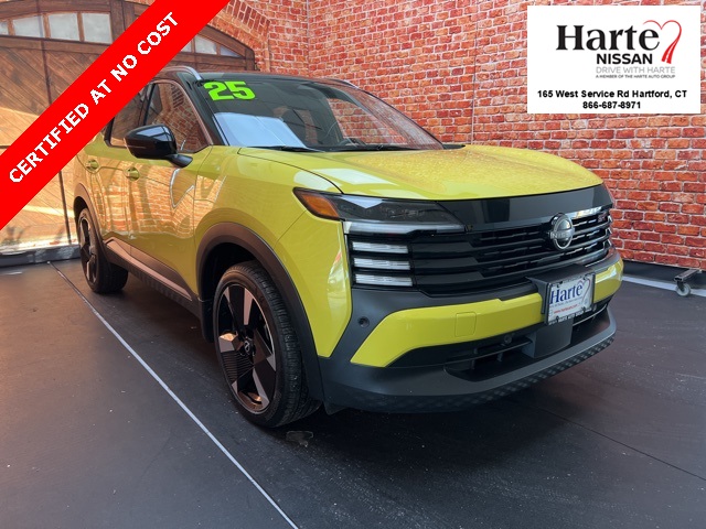 2025 Nissan Kicks SR AWD's photo