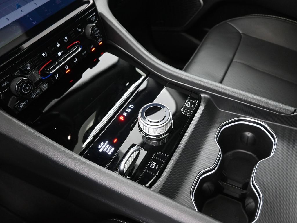 2023 Jeep Grand Cherokee 4xe photo 3