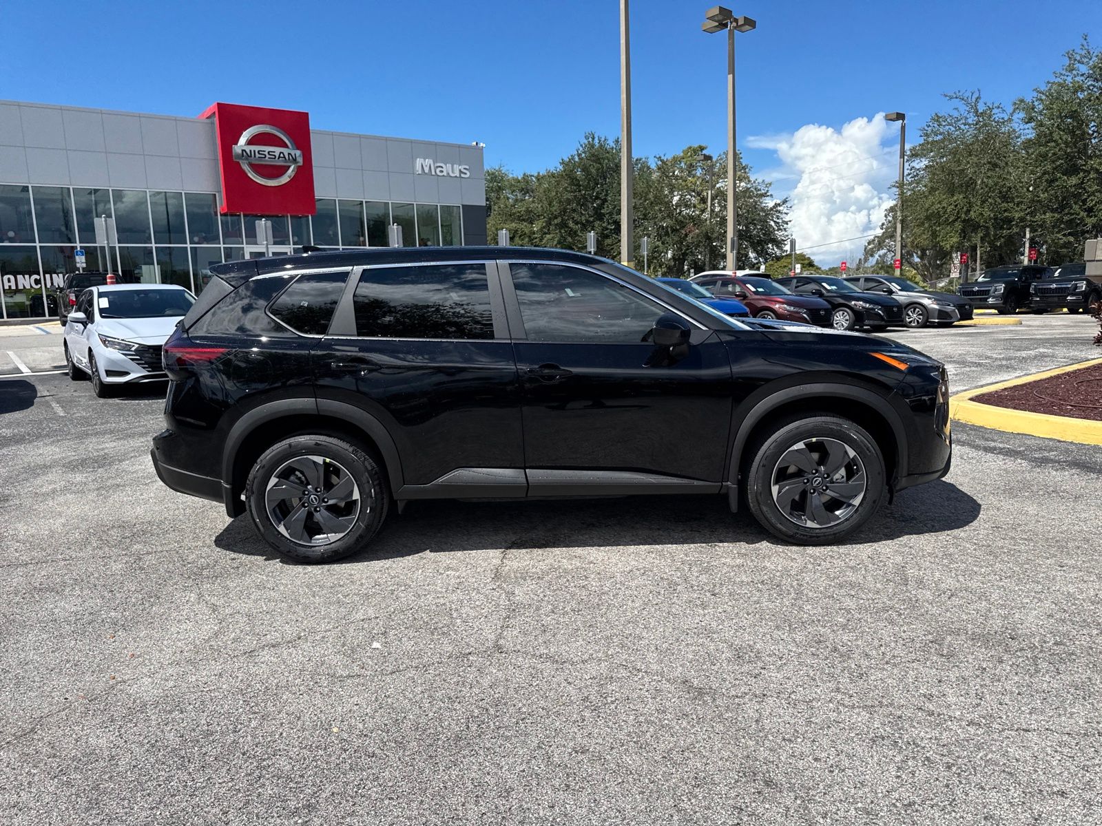 2026 Nissan Rogue SV photo 4