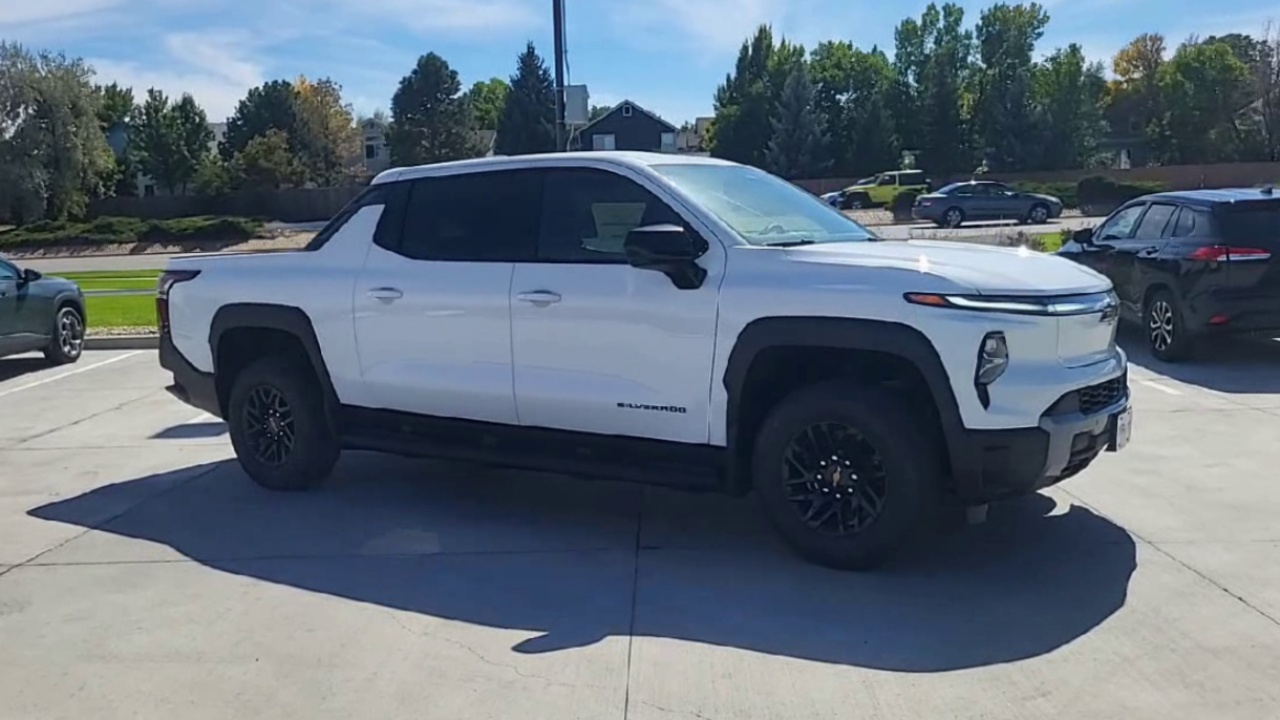 2026 Chevrolet Silverado EV LT photo 2