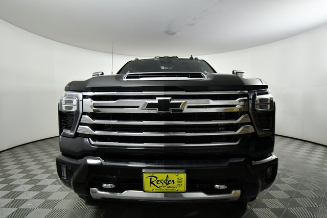 2025 Chevrolet Silverado 3500HD High Country photo 6