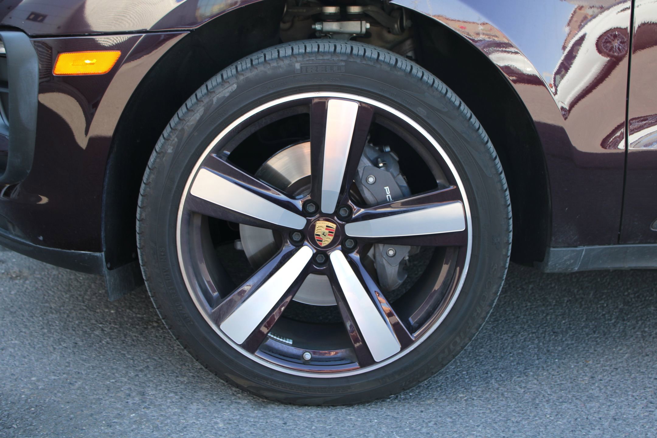 2024 Porsche Macan T photo 25