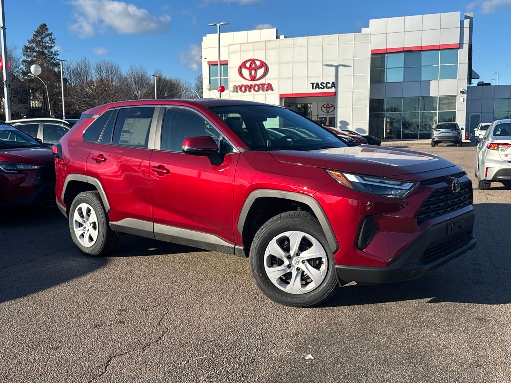 2025 Toyota RAV4 LE's photo