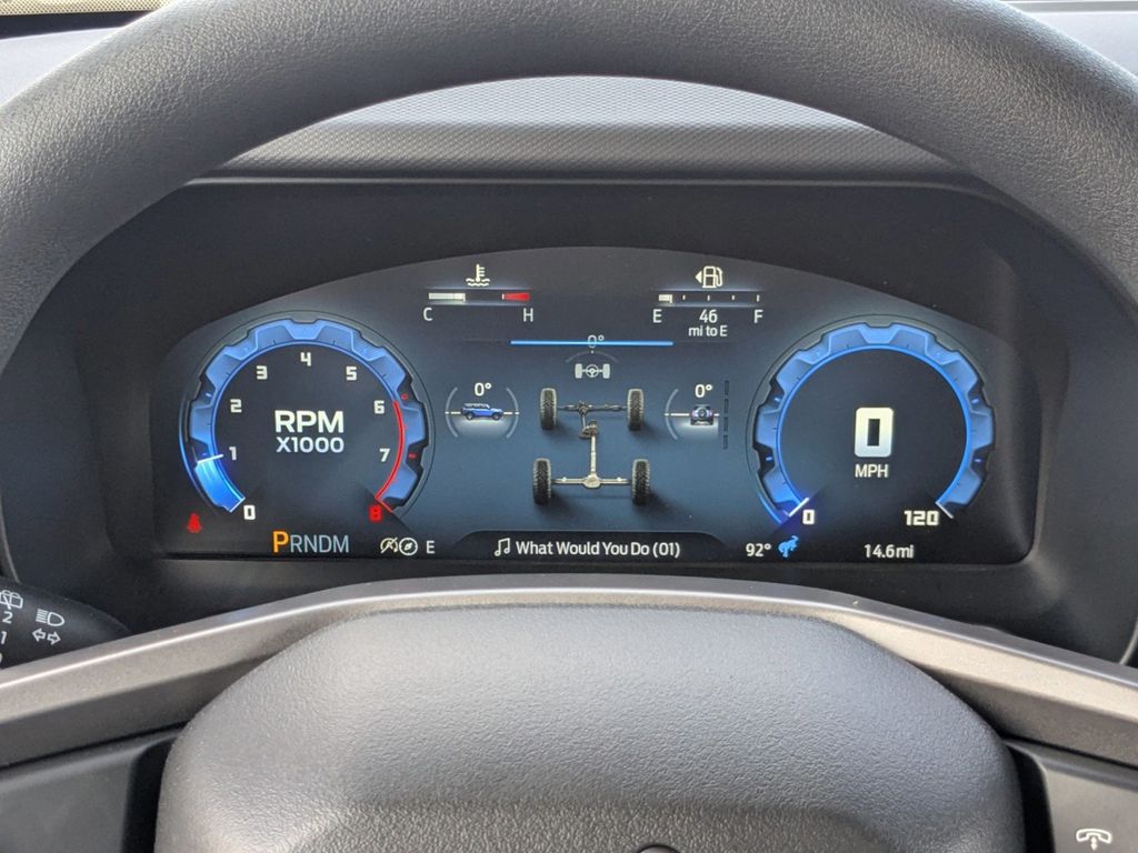 2025 Ford Bronco Base photo 24