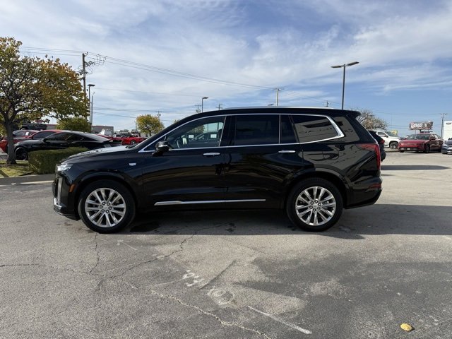 2025 Cadillac XT6 Premium Luxury photo 3