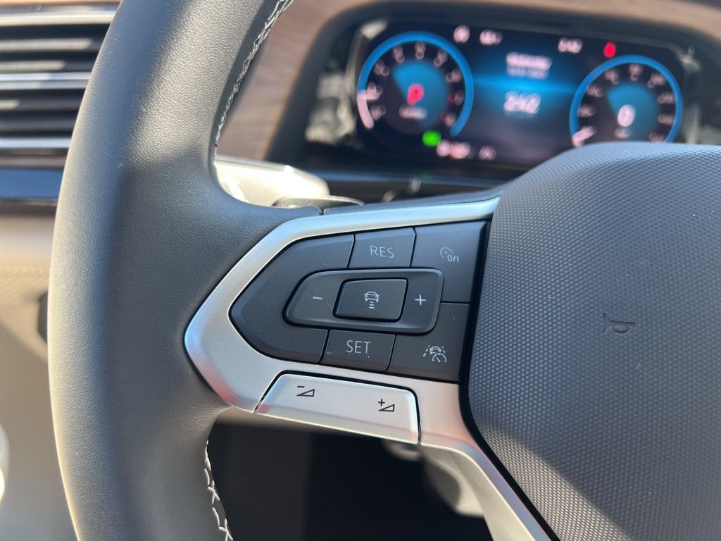 2026 Volkswagen Atlas SE Technology photo 22