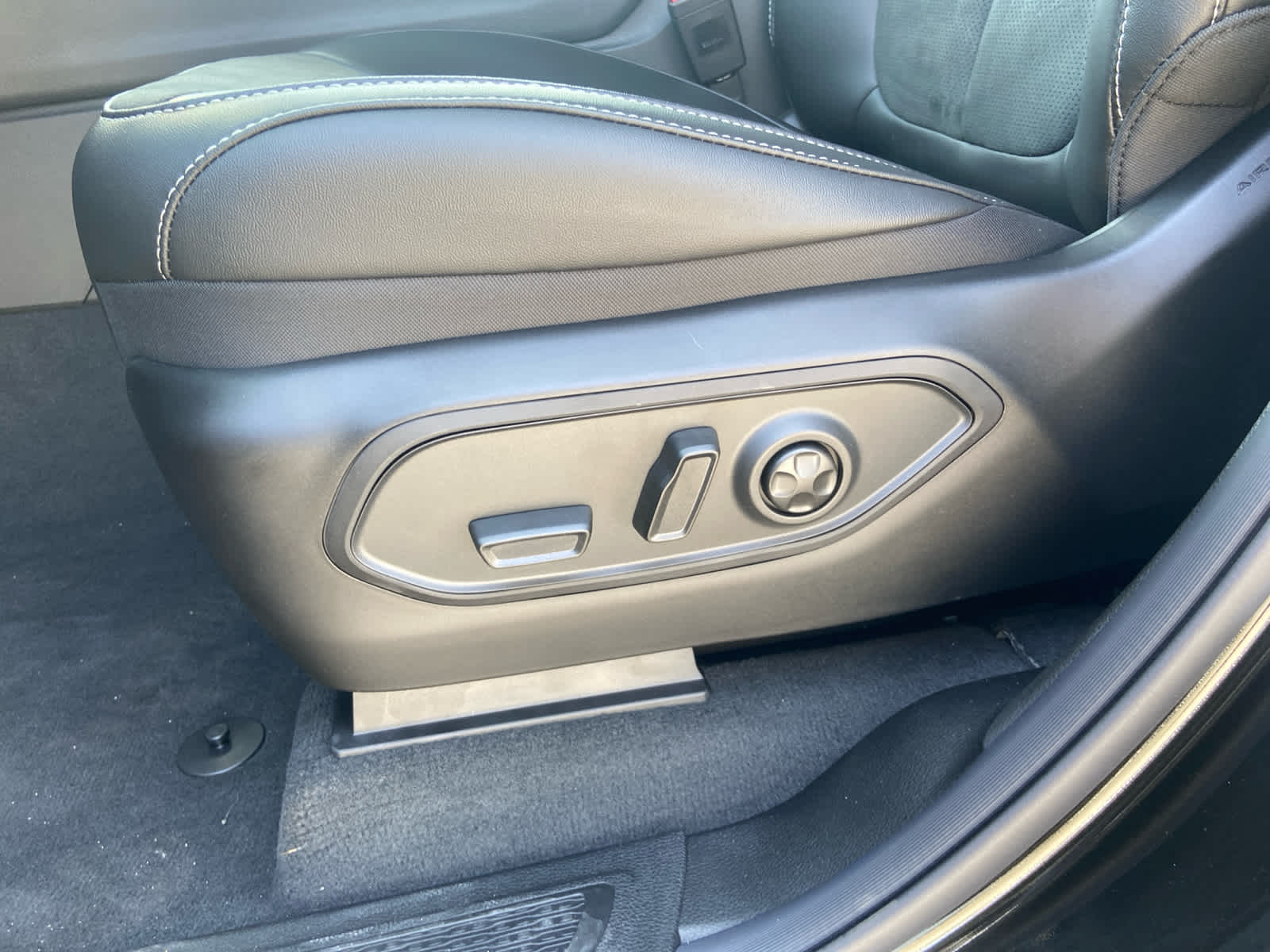 2025 Jeep Grand Cherokee Altitude photo 21