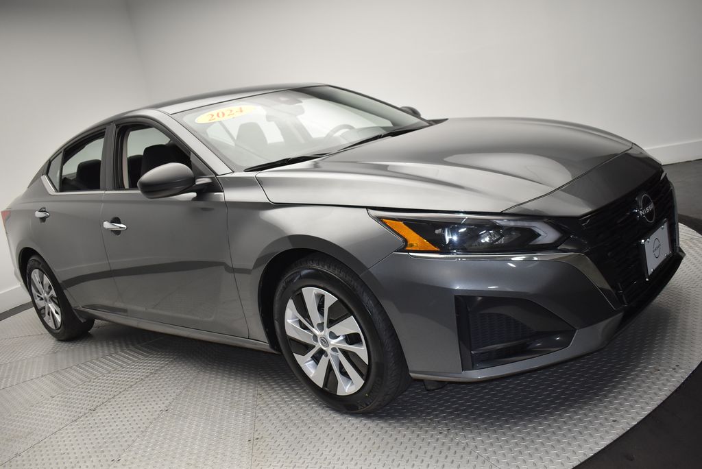 2024 Nissan Altima 2.5 S photo 3