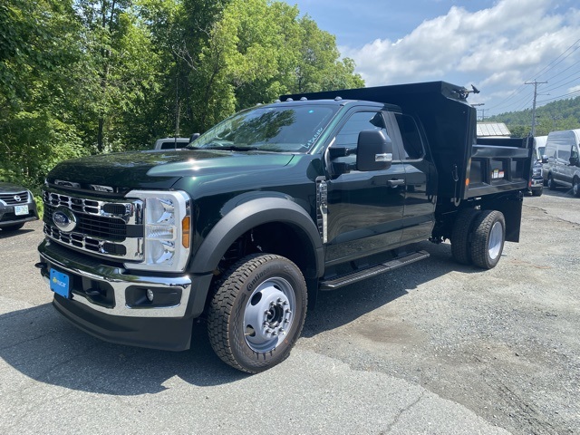 2025 Ford F-550 photo 3