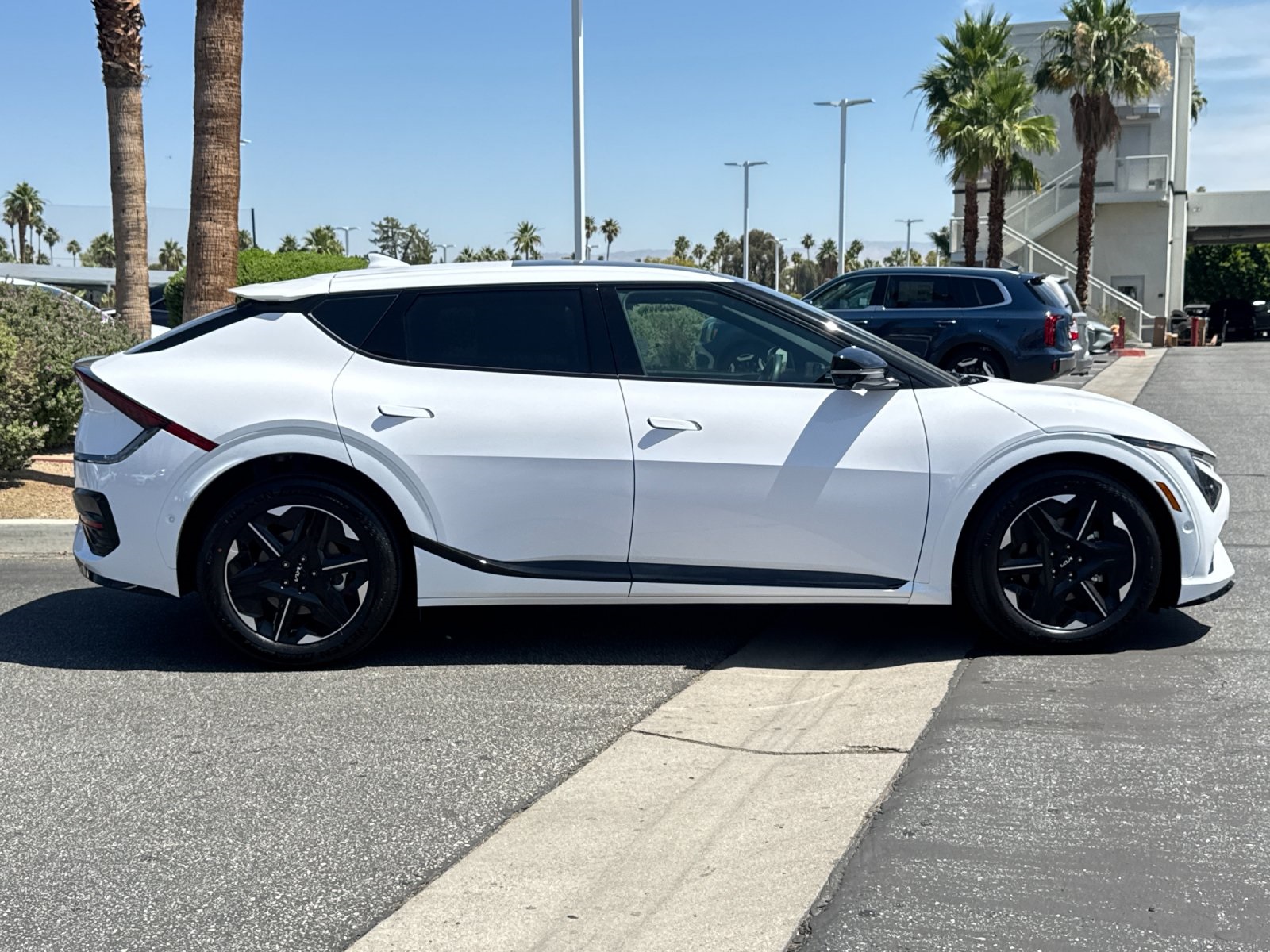 2025 Kia EV6 GT-Line photo 2